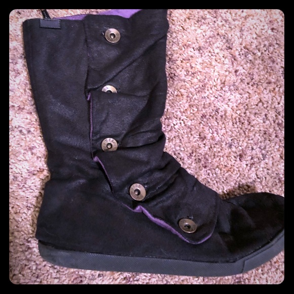 blowfish hobbit boots